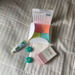 Bathroom Set - Floss, Toothpaste & Soap